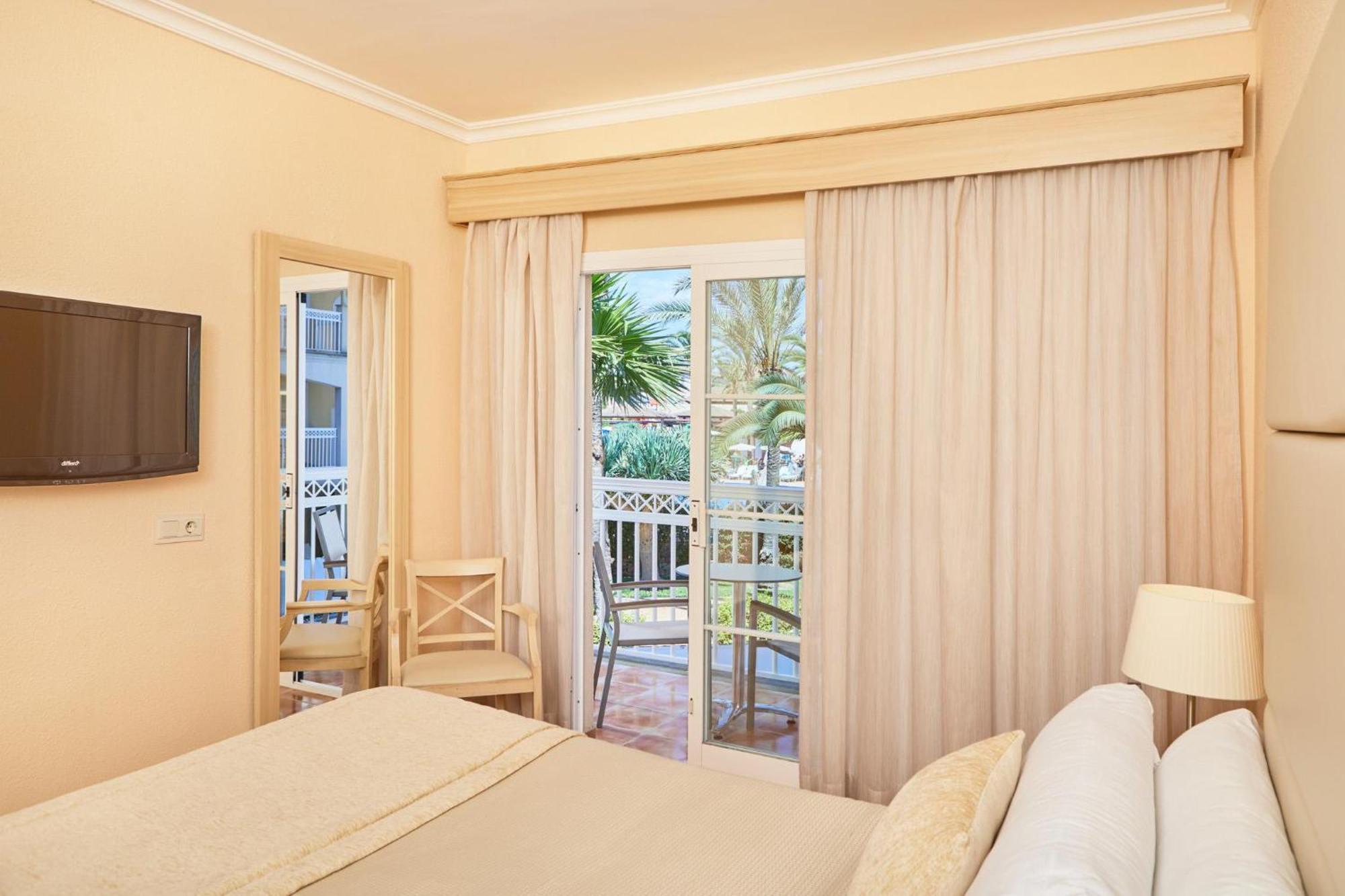 Zafiro Picafort Aparthotel 4*